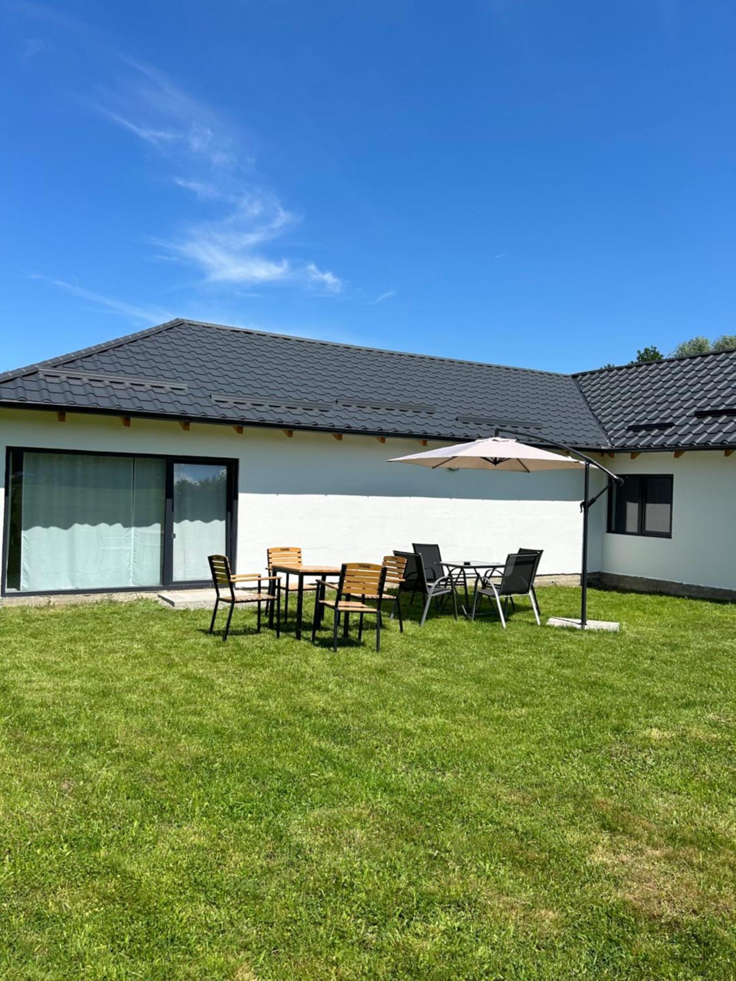 Cottage Bytheriver Arpasu de Sus Exterior photo