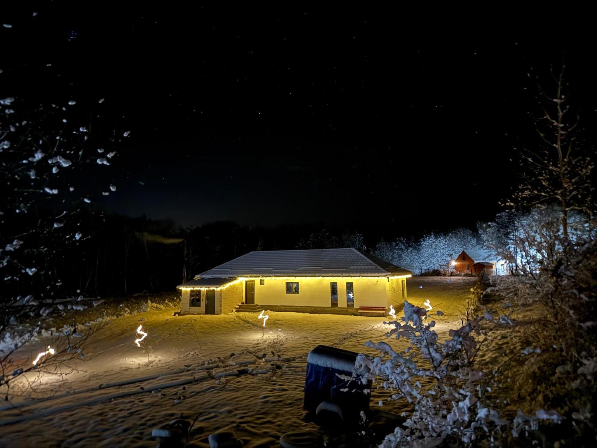Cottage Bytheriver Arpasu de Sus Exterior photo