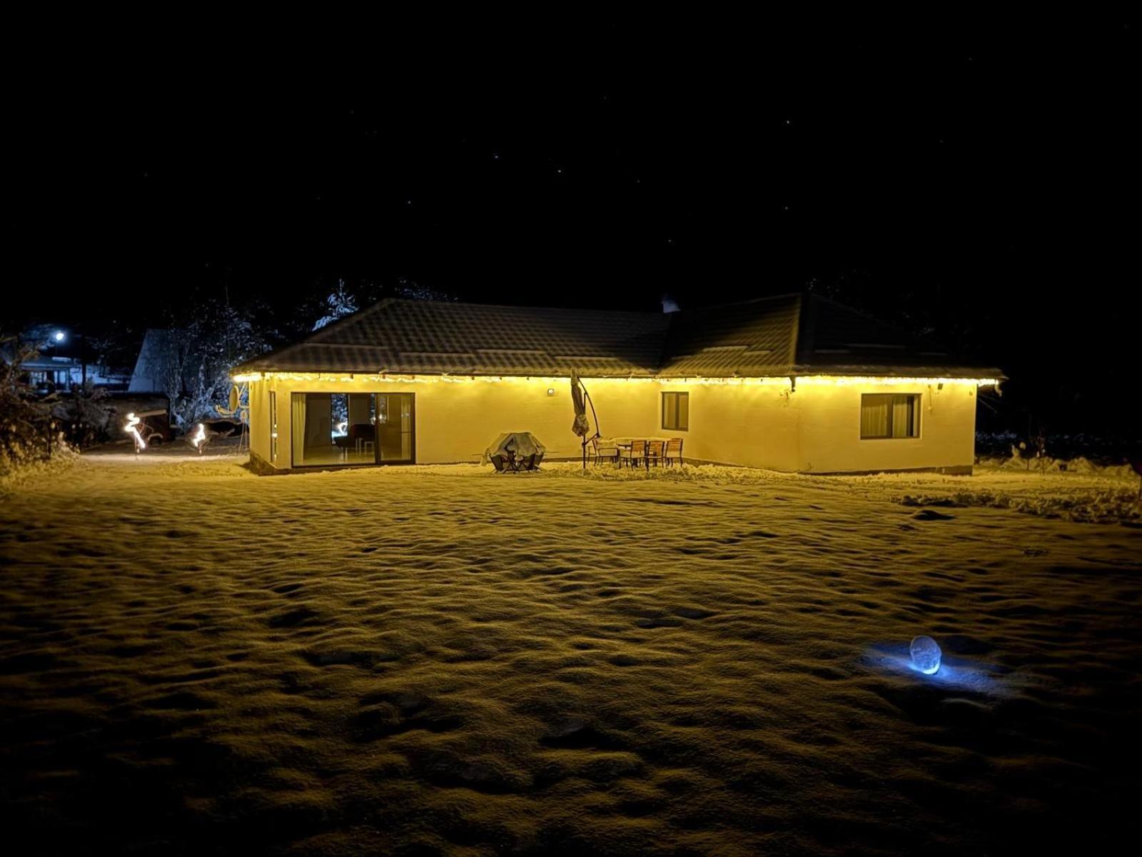 Cottage Bytheriver Arpasu de Sus Exterior photo